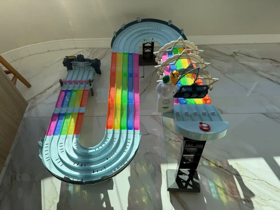 Hot Wheels Mario Kart — Pista Rainbow Road