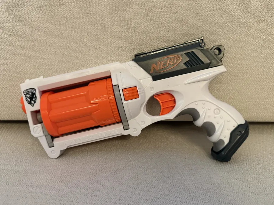 Nerf N-Strike Maverick REV-6 — Revólver 6 Dardos