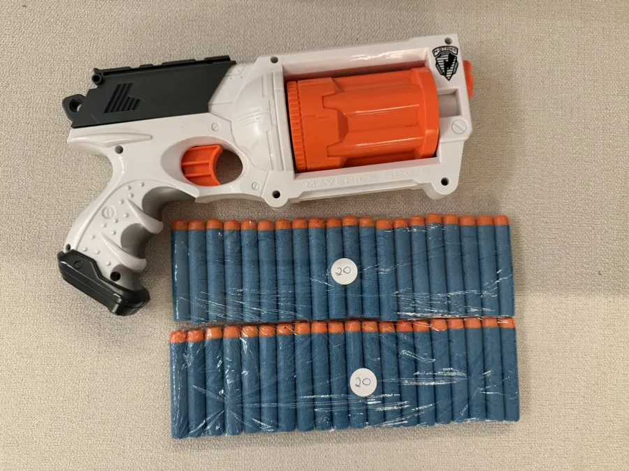 Nerf N-Strike Maverick REV-6 — Revólver 6 Dardos