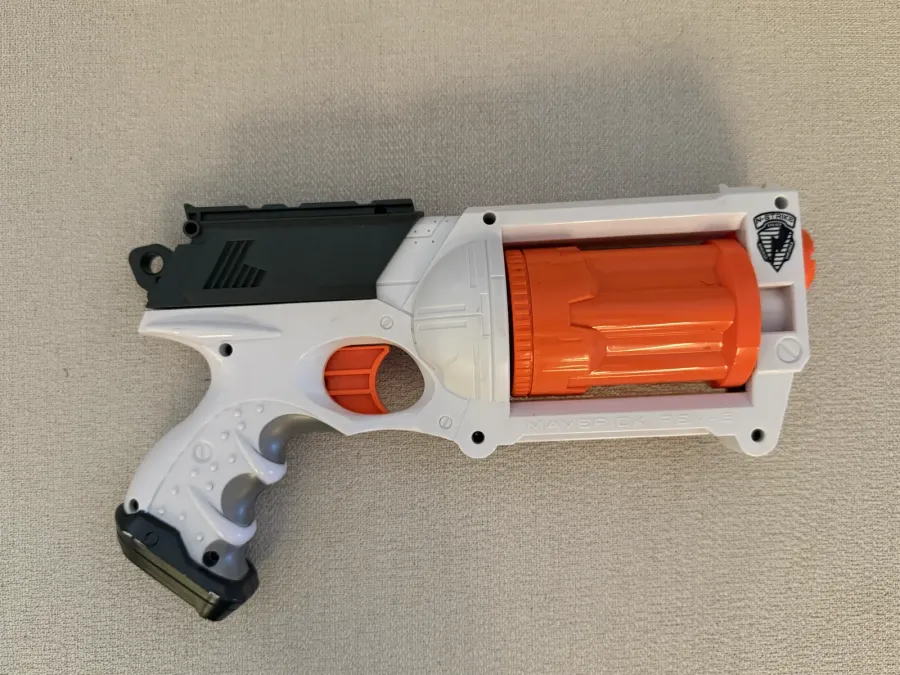 Nerf N-Strike Maverick REV-6 — Revólver 6 Dardos