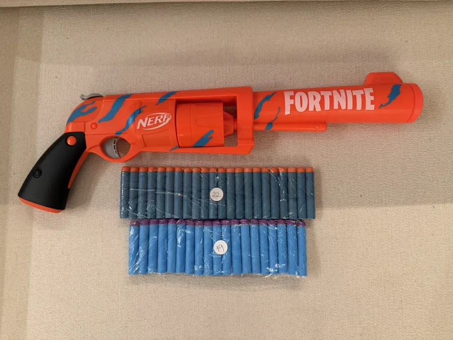 Nerf Fortnite 6-SH — Revólver 6 Dardos